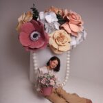 Deko-Blumen in der eleganten Hutschachtel