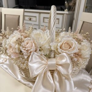 Eleganter Hochzeitskorb mit Perlen & Satinschleife | Deko-Korb Ivory mieten